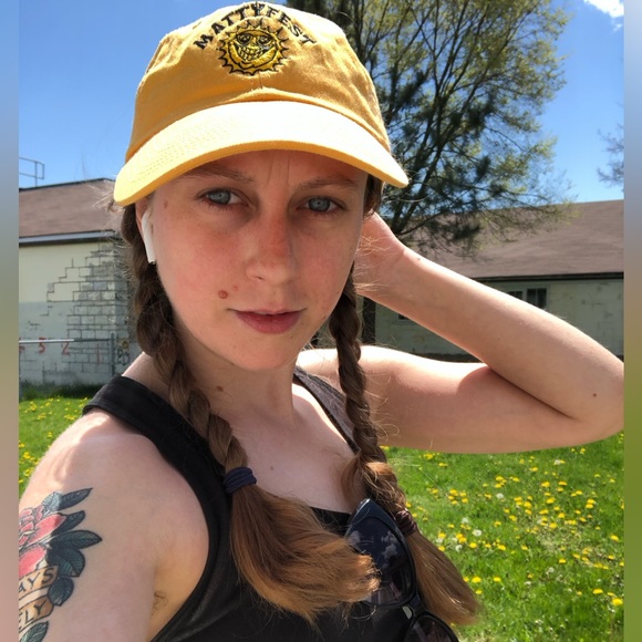 Meet your Posher, Katie - Picture 1 of 5